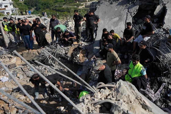 Israeli strikes killed 17 headline news Beirut updates online news headlines world news
