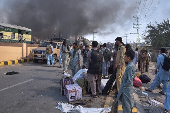 suicide bombing railway track Pakistan bombing online news headlines headline news world news breaking news Quetta update