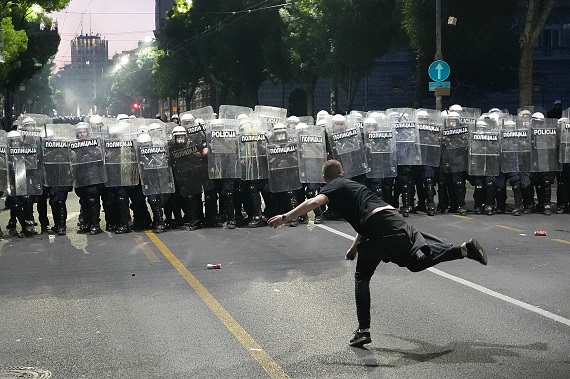 protesters clashed   with police  world news   online news   news online   headline news    Belgrade protests   